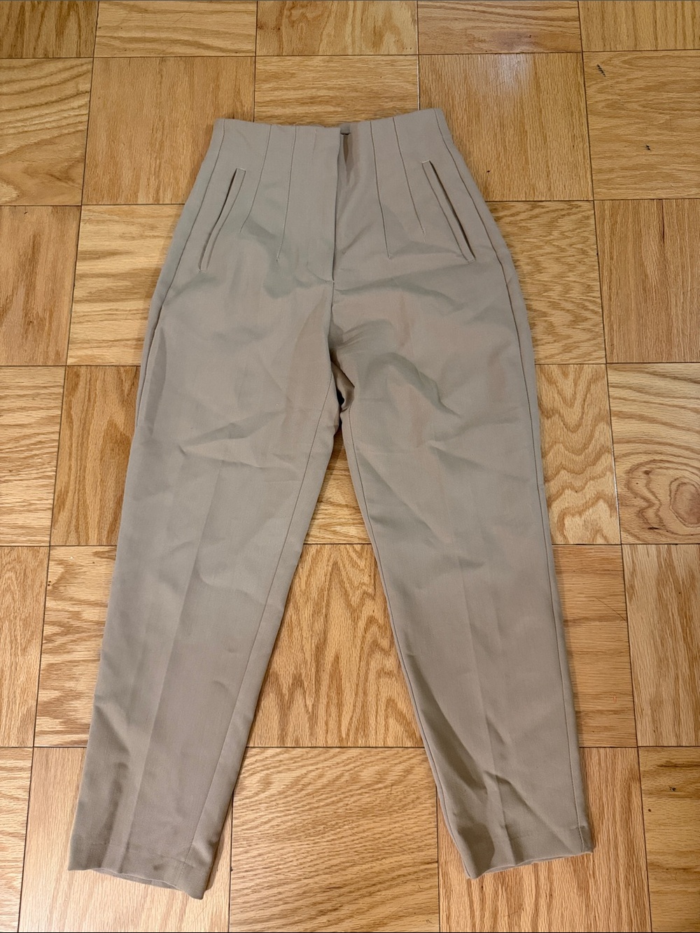 Zara women’s Tailored pants in Light Beige